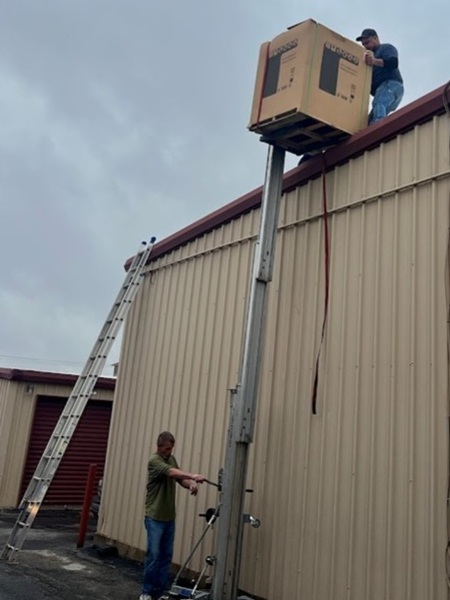 bates-commercial-hvac-service-repair-ac-unit-on-roof-1